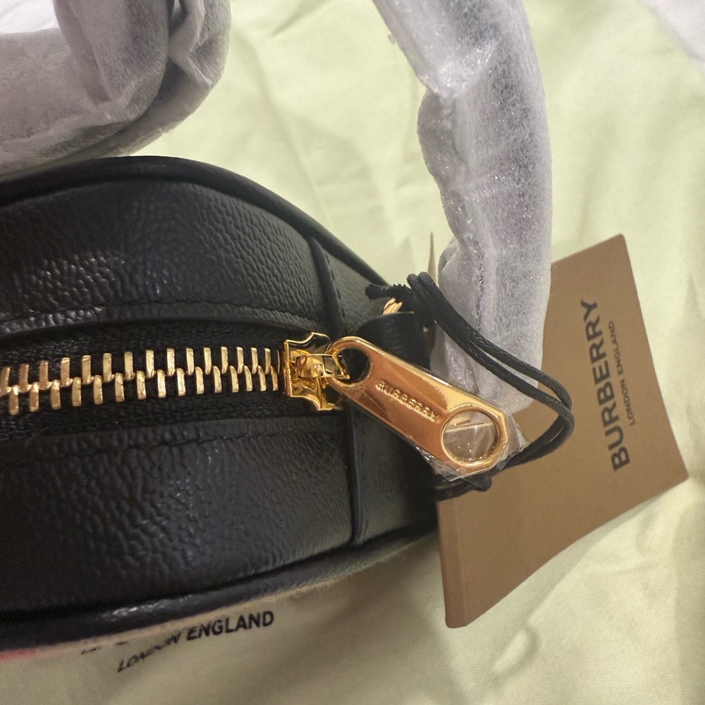 NWT Burberry Camera Bag - Picture 4 of 5